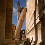 Falling-Column-Baalbek-200×200.jpg