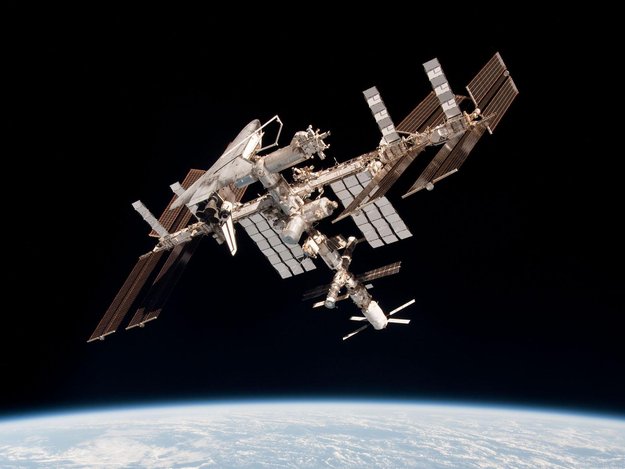The_International_Space_Station_with ufo 2013