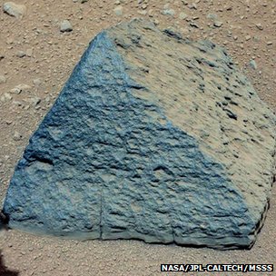 strange pyramid on mars