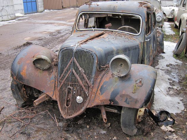 kaufdorf-car-graveyard-switzerland-13