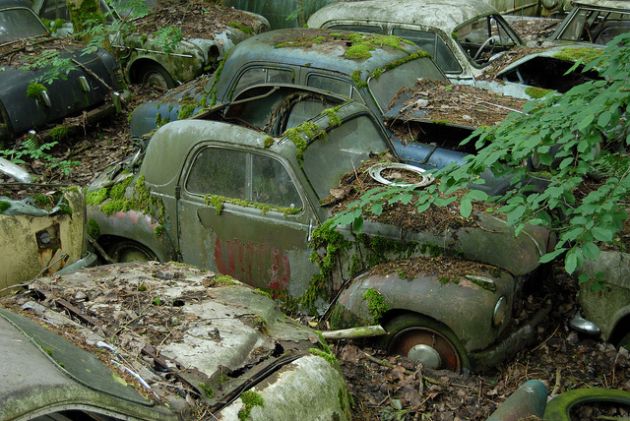 kaufdorf-car-graveyard-switzerland-14