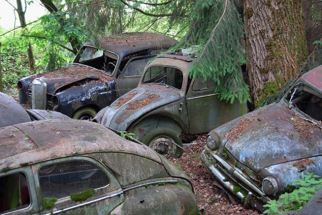 kaufdorf-car-graveyard-switzerland-16