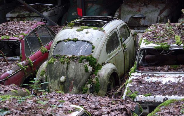 kaufdorf-car-graveyard-switzerland-17