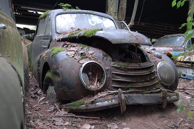 kaufdorf-car-graveyard-switzerland-3