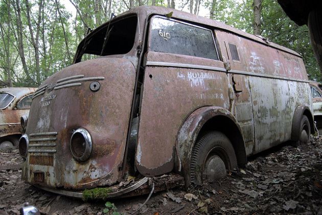 kaufdorf-car-graveyard-switzerland-4