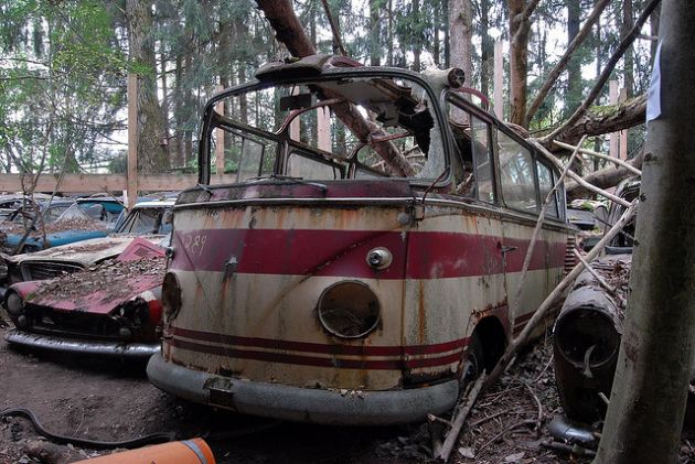 kaufdorf-car-graveyard-switzerland-5