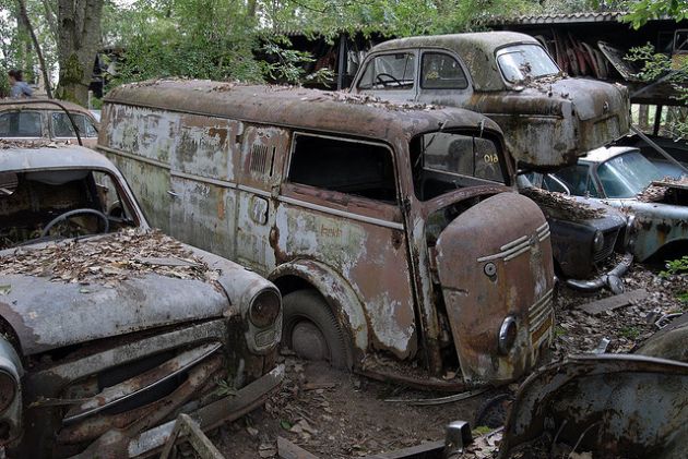 kaufdorf-car-graveyard-switzerland-7