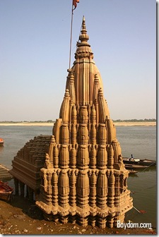 Shiva Temple (Submerged temple), Varanasi, Uttar Pradesh-Amazing and Unusual Hindu Temples in India